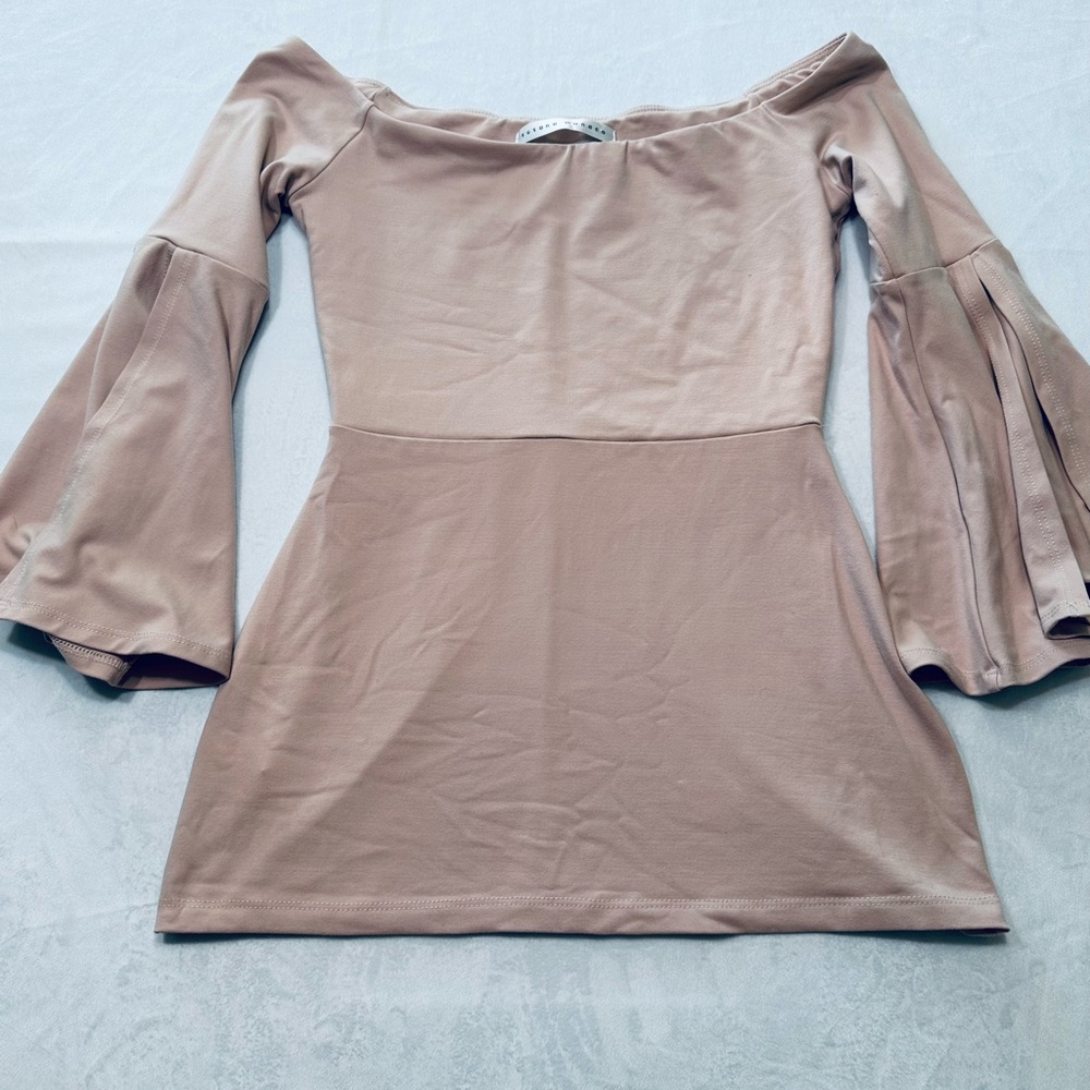 Susana Monaco Off Shoulder Bell Sleeve Top Beige Nude Stretch Jersey XS‎